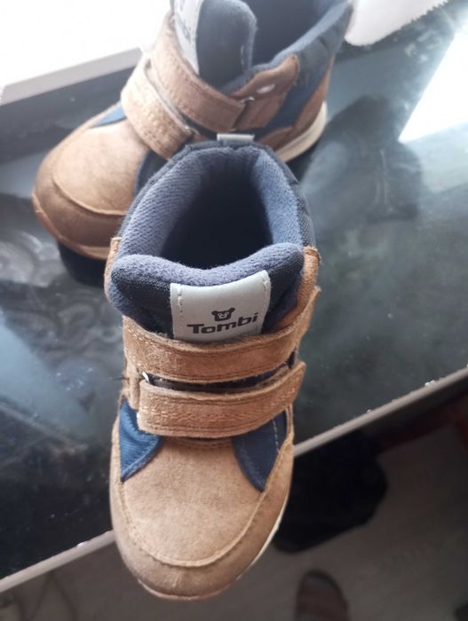 Утеплённые ботинки, демисезонные, размер 25. На 2-3 года.