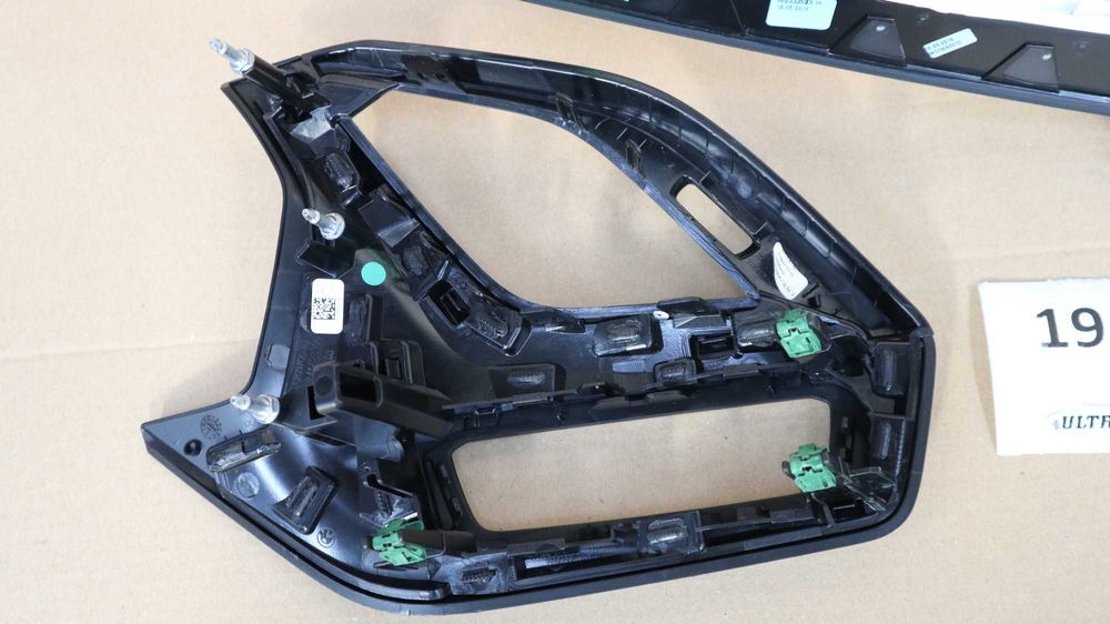 Лайсна табло БМВ Ф40 Ф44 Цвят Берлин, с подсветка BMW F40 F44