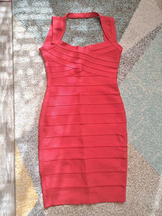 Бандажни рокли в размер L по 40лв.