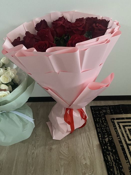 длинные красные розы 17шт