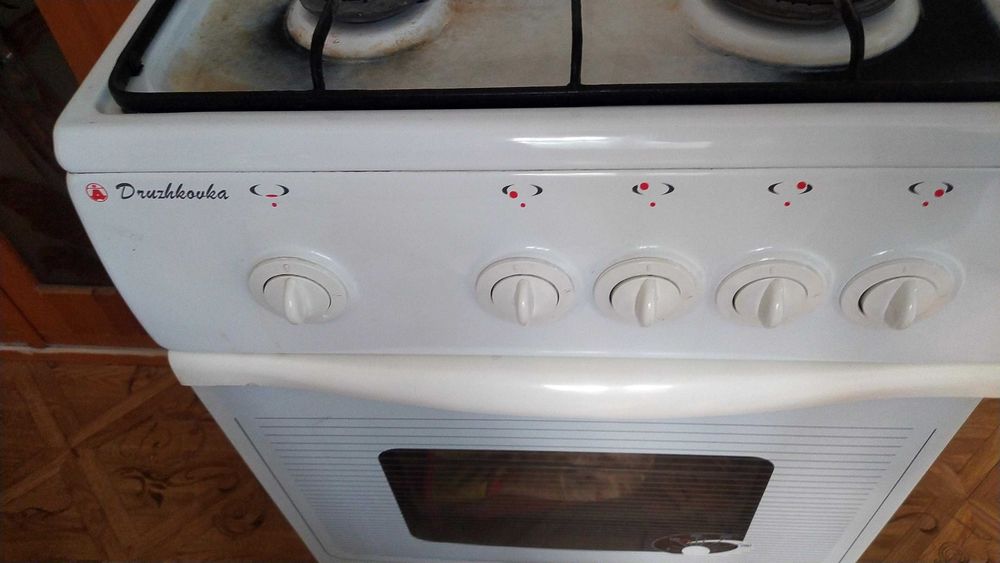 Продам газовую плиту