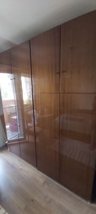 Продавам гардероб