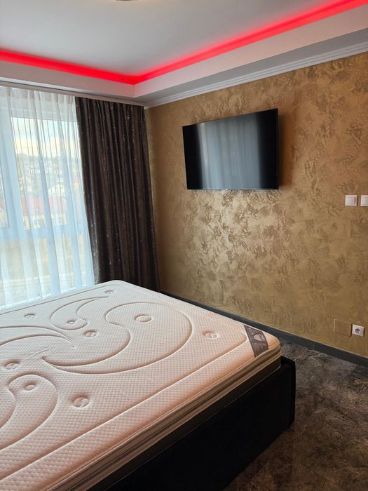 Apartament 3  camere  bloc nou