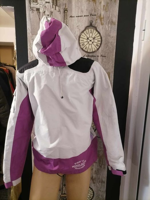 Дамски предпазни ветроходни якета