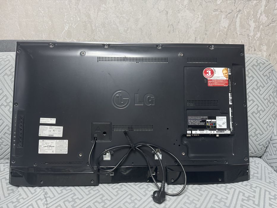 Телевизор LG модель 42LM761-ZA