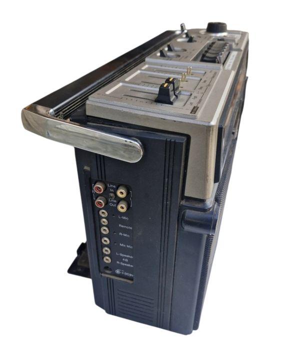 Радиокасетофон NEC RM-1010RE