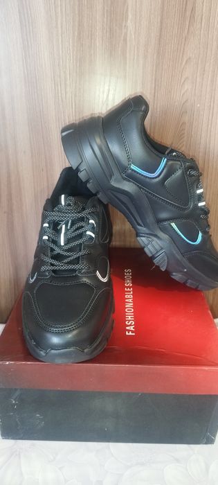 Кроссовки  унисекс рр 40 - 41