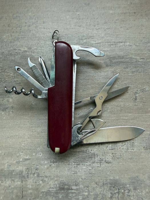 Briceag multifunctional