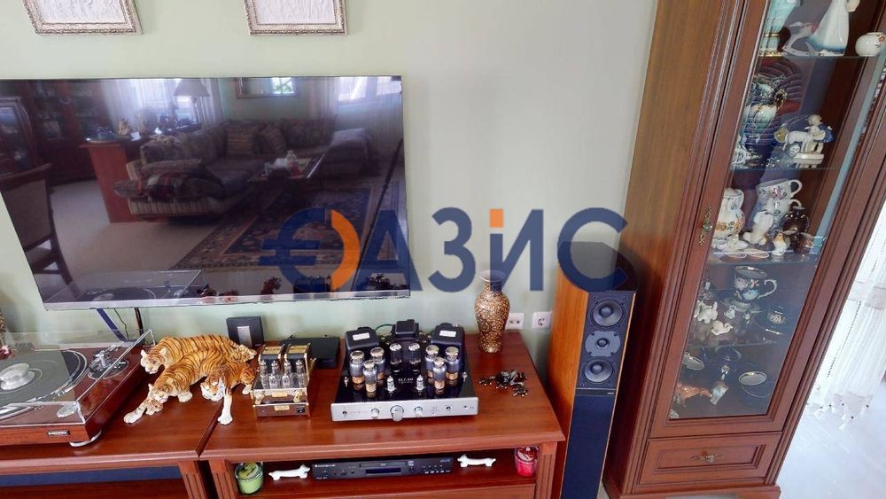 Къща с 4 спални 264 кв.м., в село. Кошарица, България, 385 000 евро