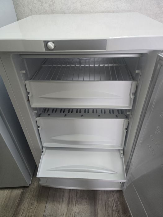 Морозильник Indesit