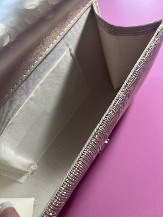 Златиста официална чанта