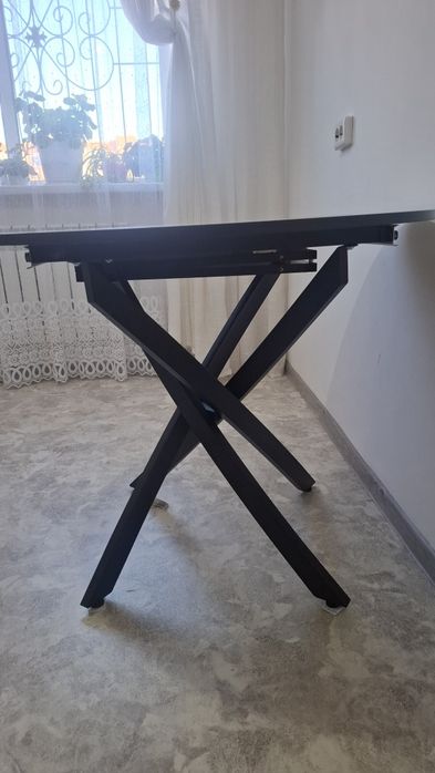 Продам кухонный стол