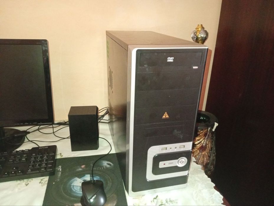 Kompyuter satiladi jagdayga jaqsi islep turipti. Baxasi kelisimli.