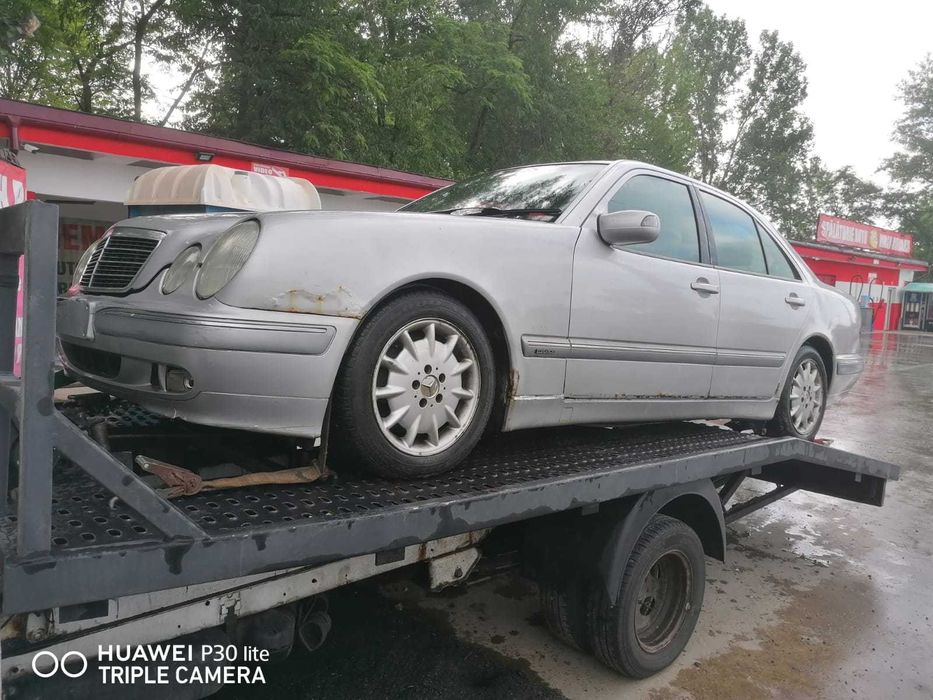 dezmembrez mercedes e class w210 facelift/bara fata w210/far w210