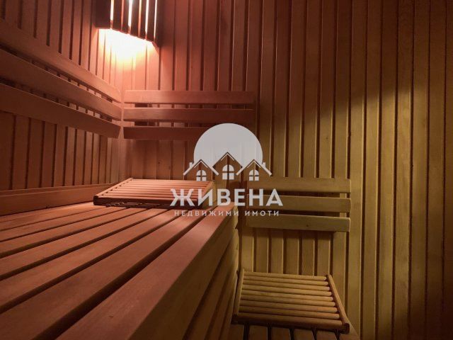 Продава хотел, РЗП: 400 кв.м, м-т Кабакум, на първа линия