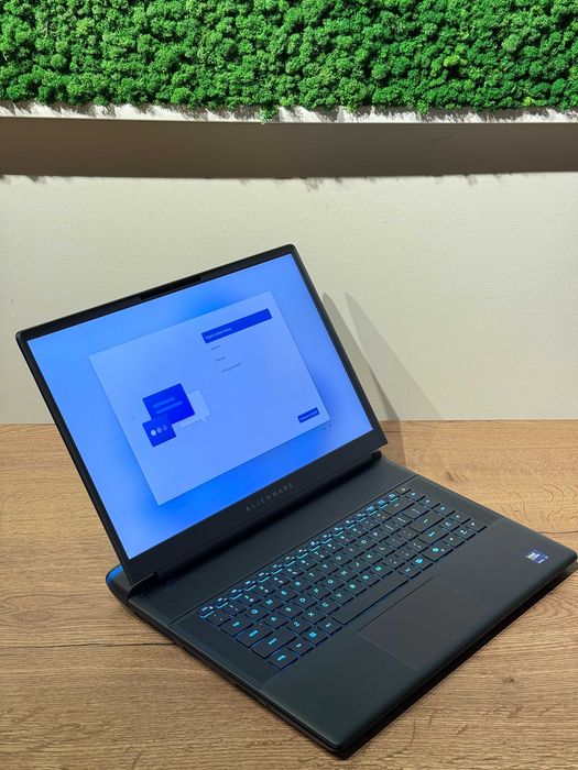 Alienware 16 Area-51 Ultra 9 275HX 32GB Ram NVIDIA RTX 5080 16GB 1TB