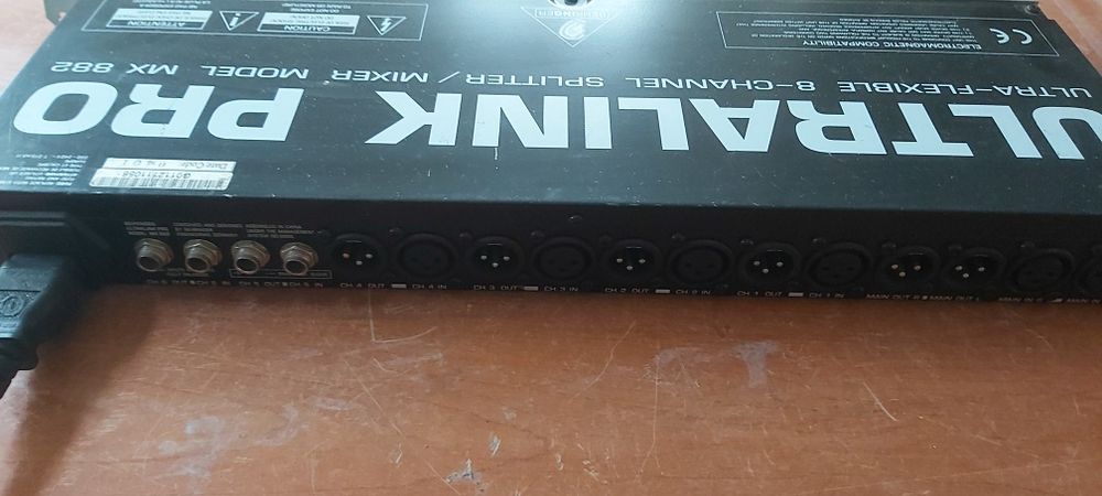 Vând două procesoare de sunet și un Ultralink