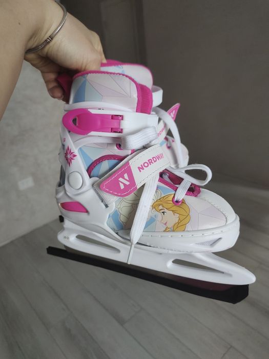 Продам коньки рр 26-31