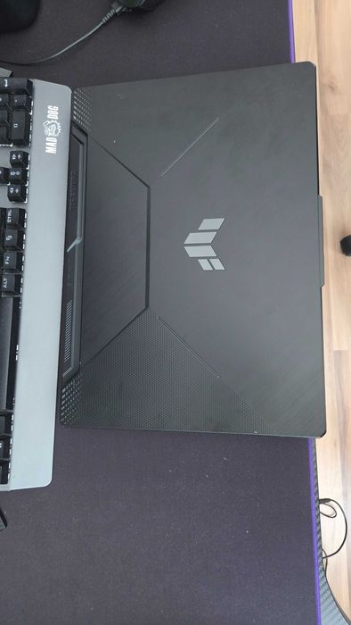 Лаптоп ASUS TUF GAMING FX506H (за ремонт или части)