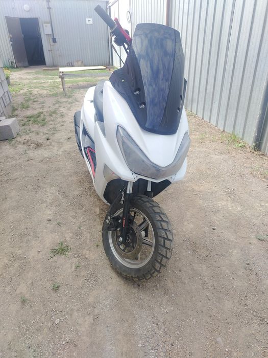 Срочно продам макси мопед 150 куб
