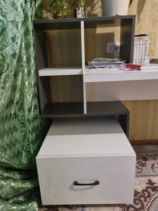 Учебный стол для школьника