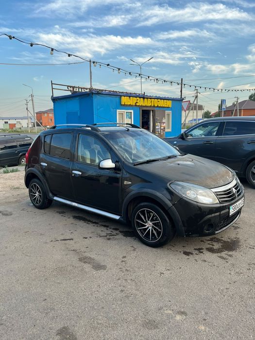 Reno Sandero Stepway 2013 года