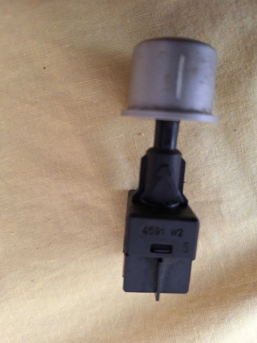 Piese si componente electrice, Pret = 15 lei