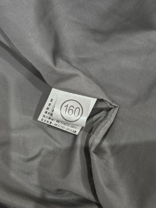 Продам куртку для девочки