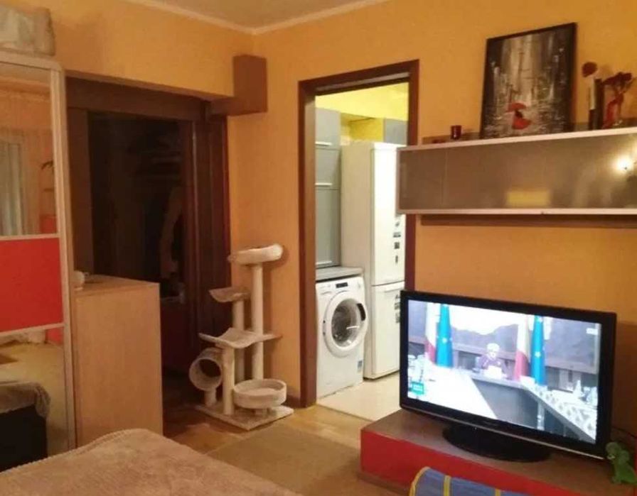 Дава се под наем Едностаен апартамент в Бургас, Лазур - 30 кв.м за 158.1 € - Снимка #2