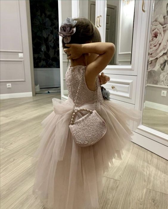 Нарядное платье на девочку!