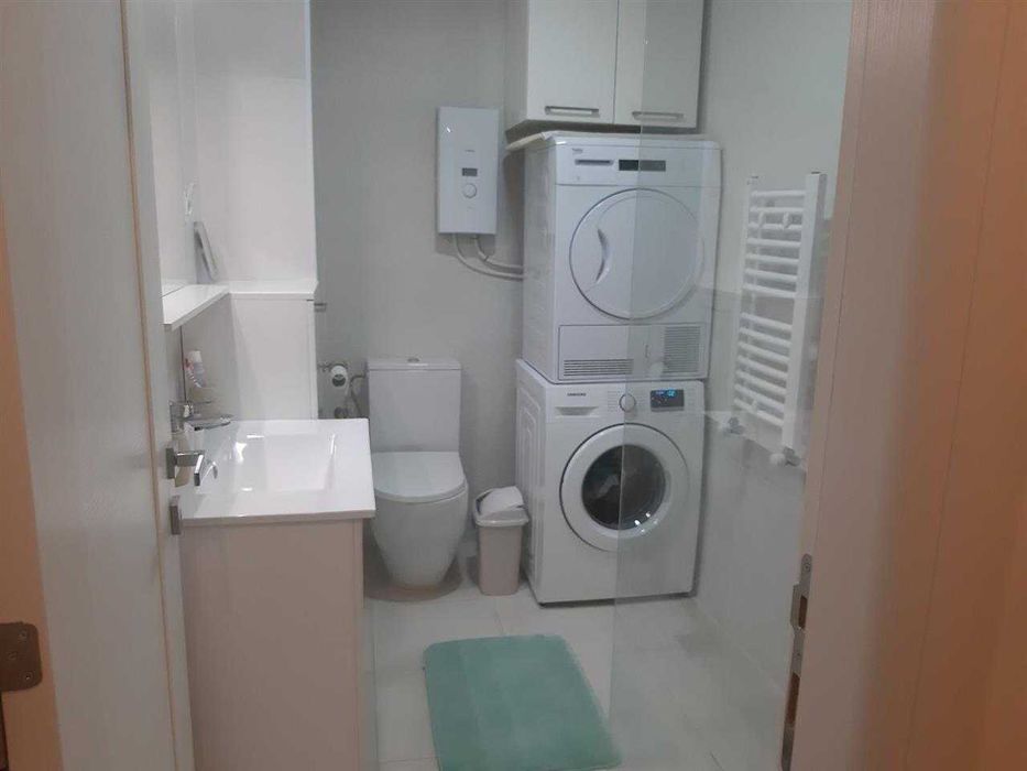 Дава се под наем Двустаен апартамент в Бургас, Славейков - 55 кв.м за 234.6 € - Снимка #2