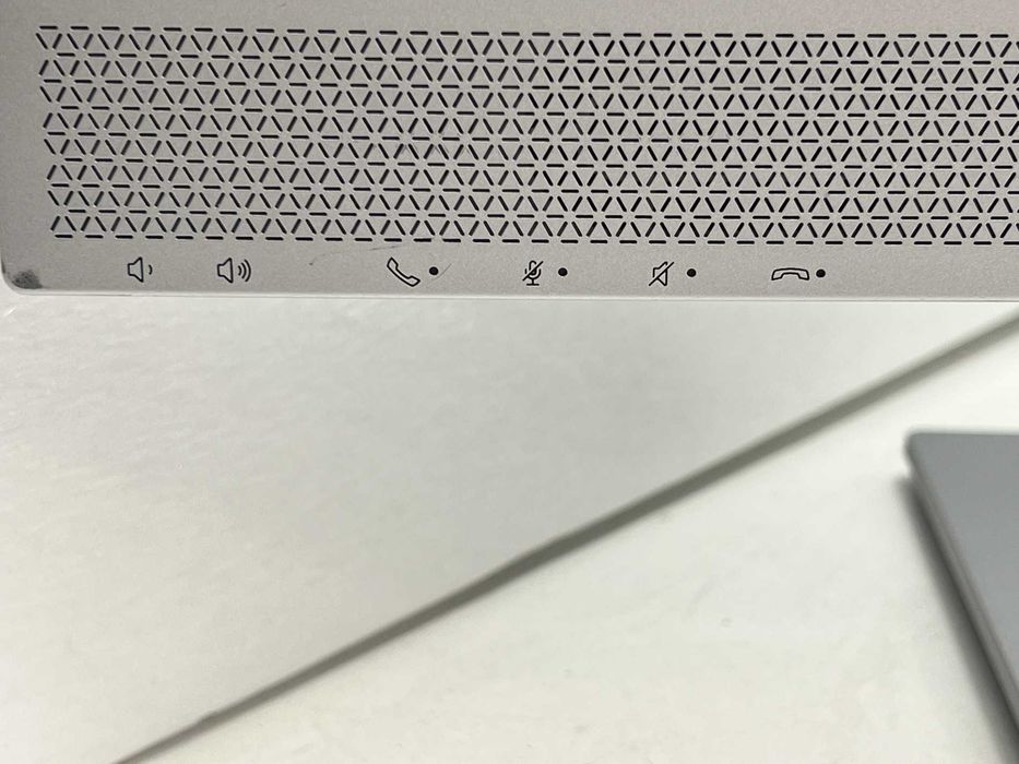 Монитор HP EliteDisplay E243m 24" IPS WebCam Колонки бизнес клас с Гаранция