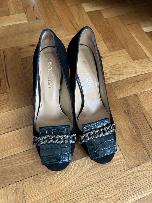 Продавам женски обувки