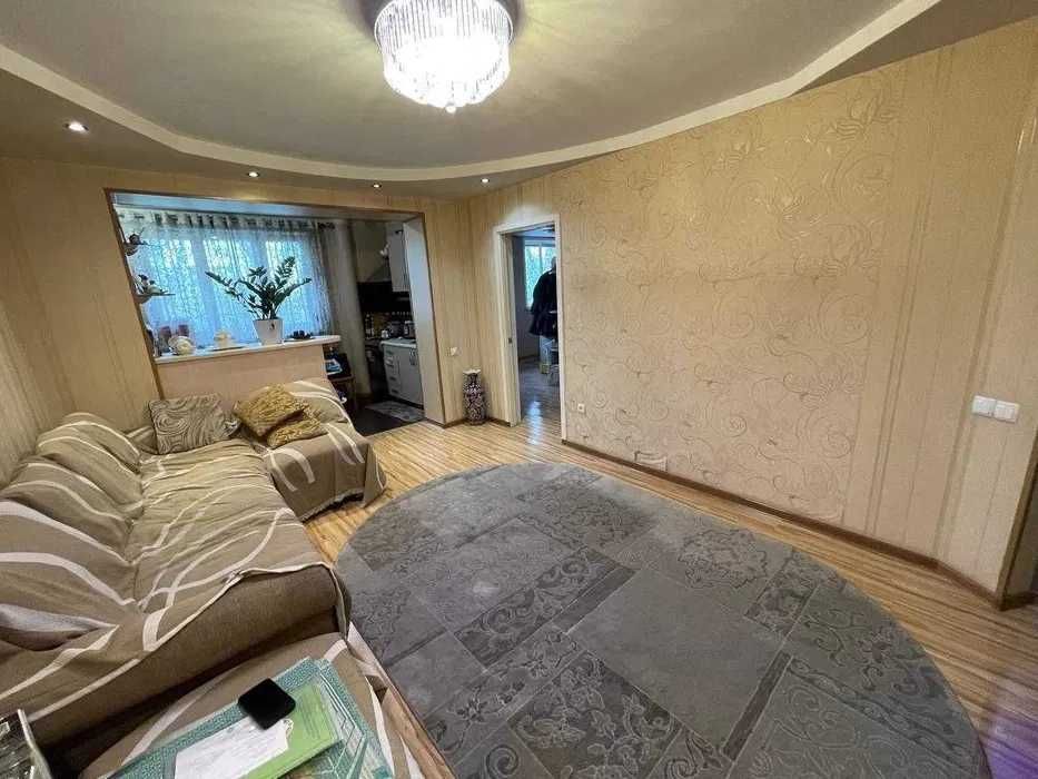 Продам 2 в 3-х комнатную.Чиланзар,метро Новза