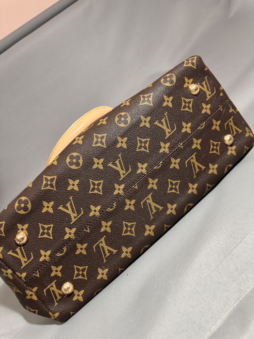 Louis Vuitton Pallas чанта