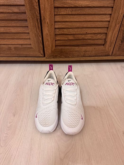 Оригинални дамски обувки Nike Air Max 270 38