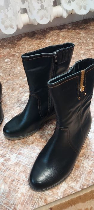 Продам женскую обувь