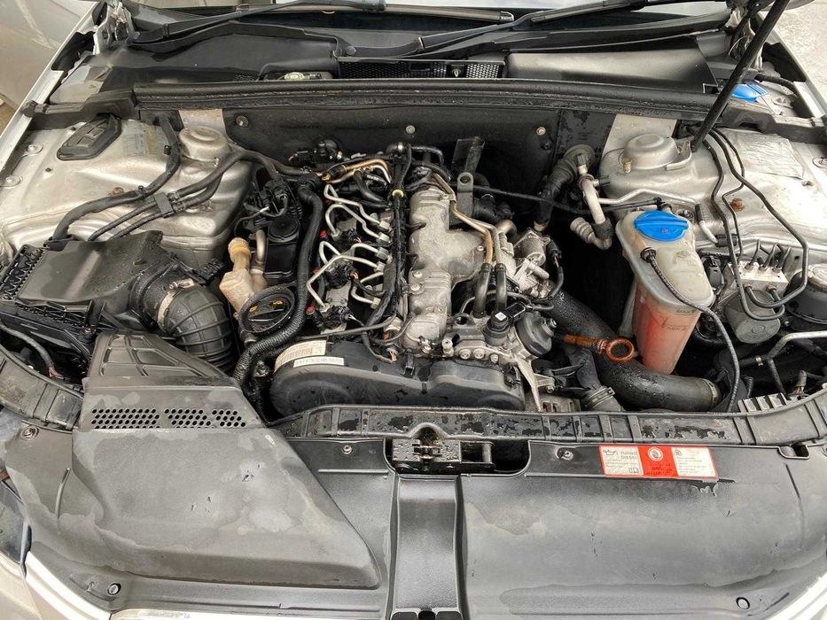 dezmembrez audi a4 b8 cod motor CAGC cod cutie LLW cod culoare LX7W