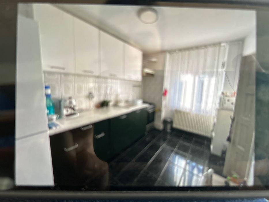 Vând apartament 4 camere