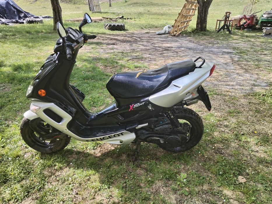 Vând scuter peugeot speed fight 2