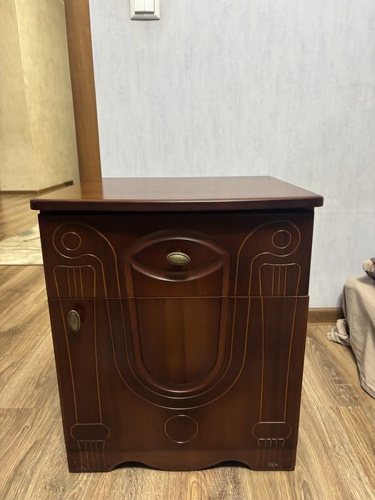 Продам спальный гарнитур.