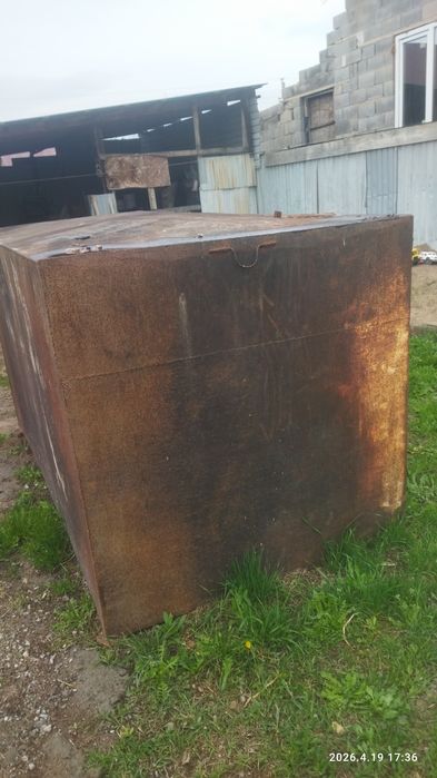 Ёмкост квадратный