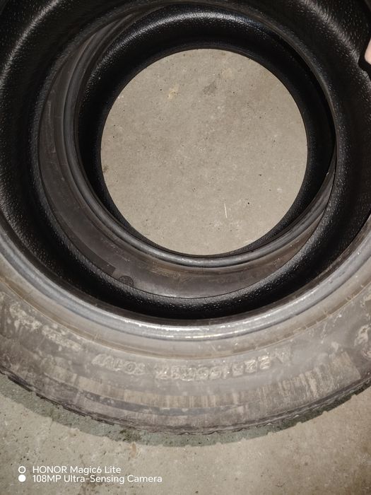 Vând anvelope 225/55R17