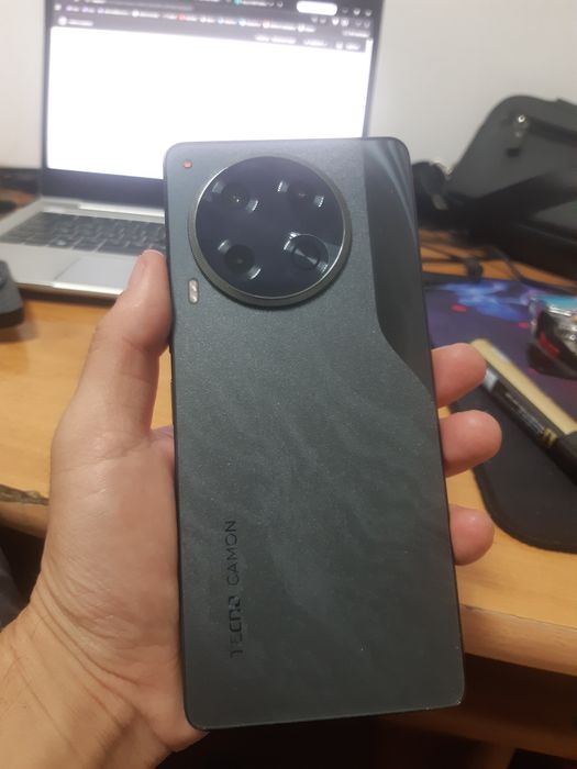 Tecno camon 30 256 gb на  обмен