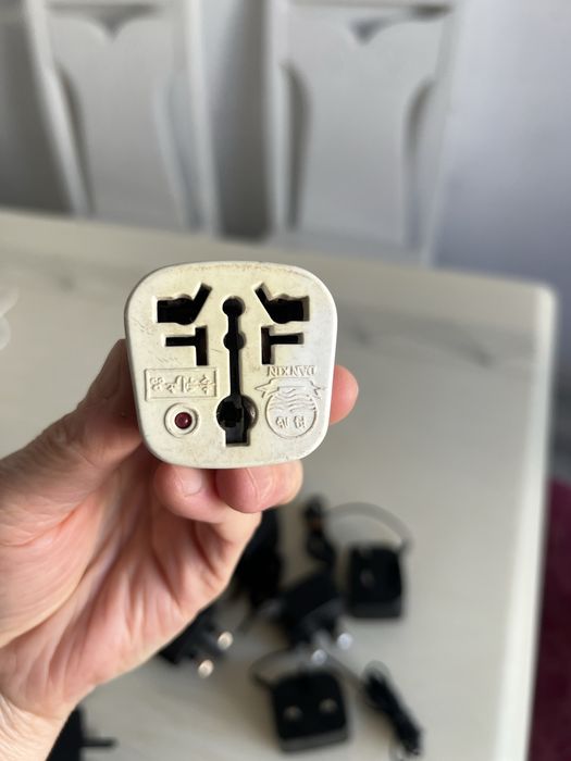 Продаю зарядное устройство