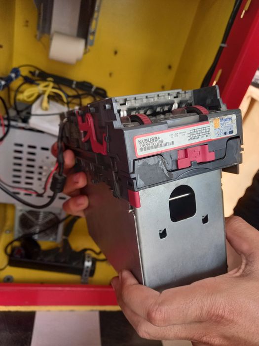 Tayyor biznes Paynet terminal kioska ishlab turgan holatda pul zarurli