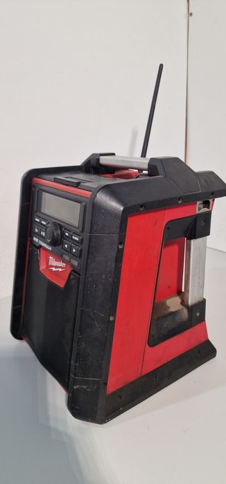 Radio Milwaukee M18 RC cu acumulator 5ah