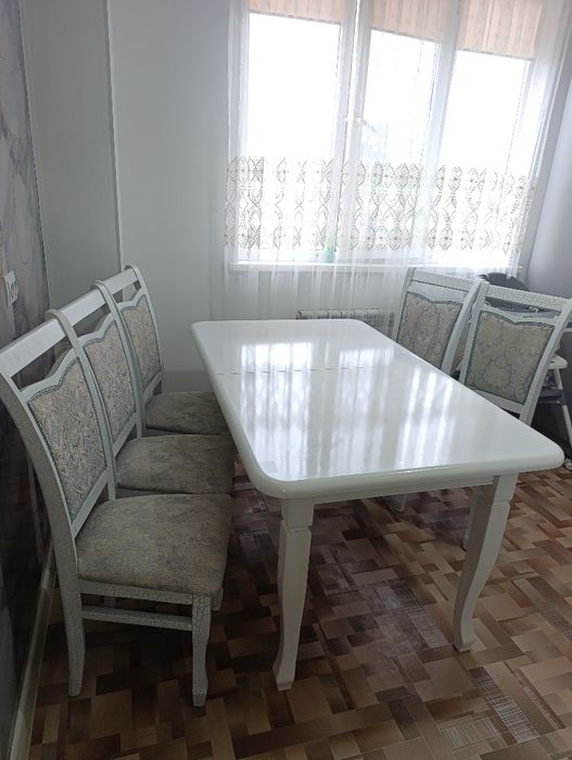 Стол и стулья 6 шт