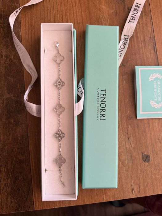 Сребърна гривна Tenorri модел на Van Cleef