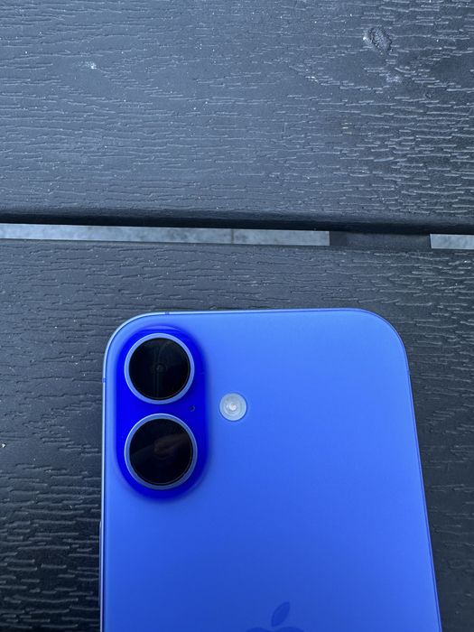 Iphone. 16 blue  128gb